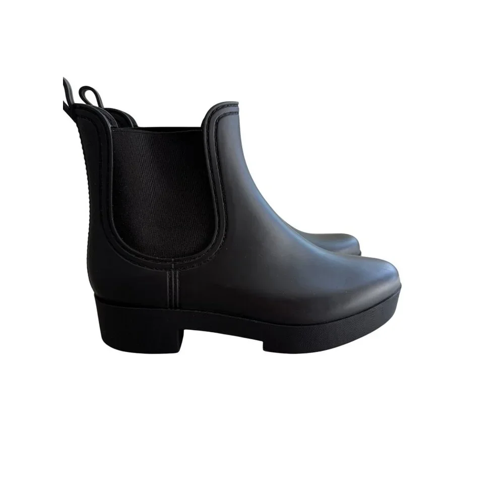 Jeffrey Campbell designed provide
